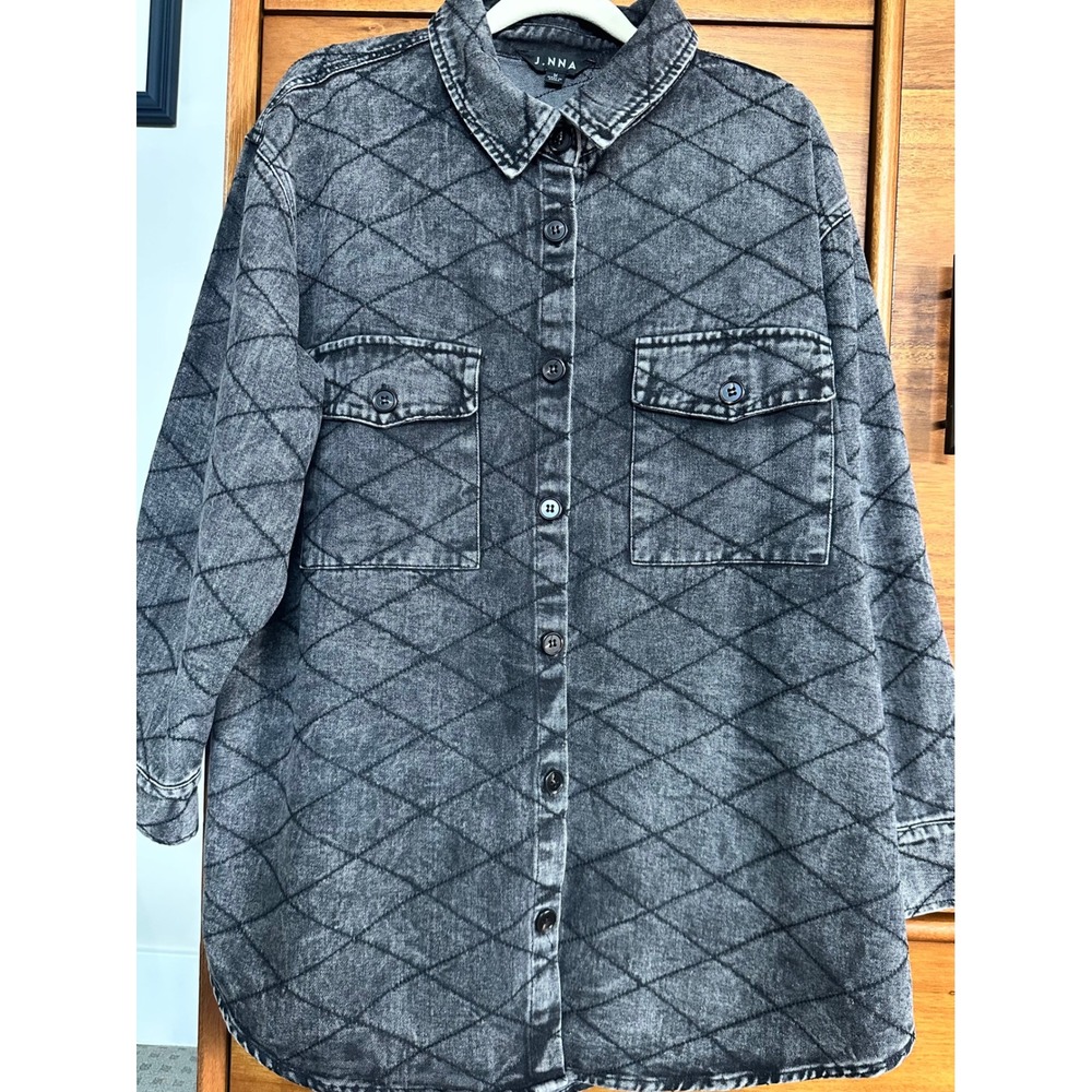 J.NNA Quilted Denim Shacket Size M Gray Acid Wash Excellent